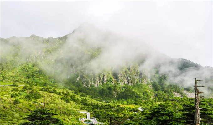 大理定制游 大理蒼山上的“山巔之湖”，藏著最美四景