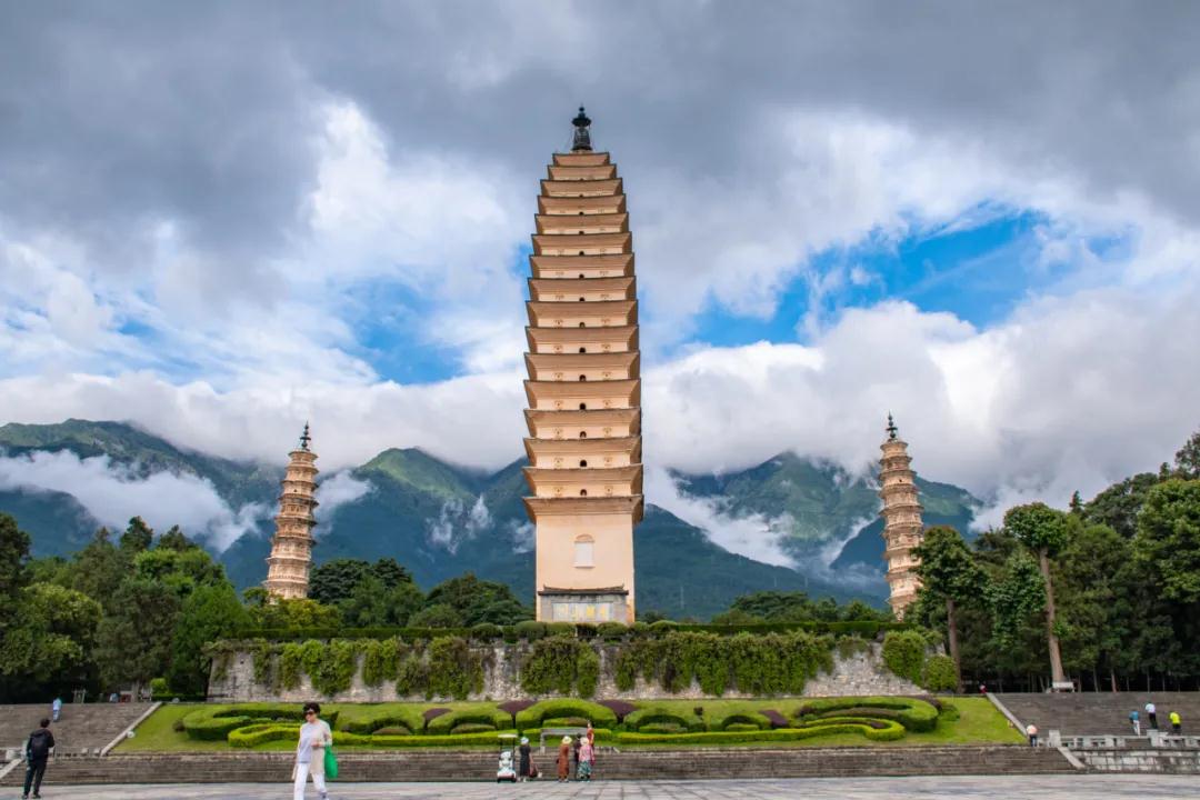 大理三座千年古塔，一座重建的崇圣寺，它的建筑文化有何出彩的地方？  大理旅游攻略